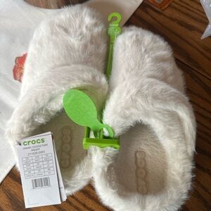 Crocs Cozzzy Luxe Slippers NWT White Fuzzy Size M9/W11